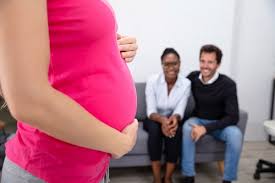 Con sinh ra nhờ mang thai hộ có được hưởng thừa kế không?